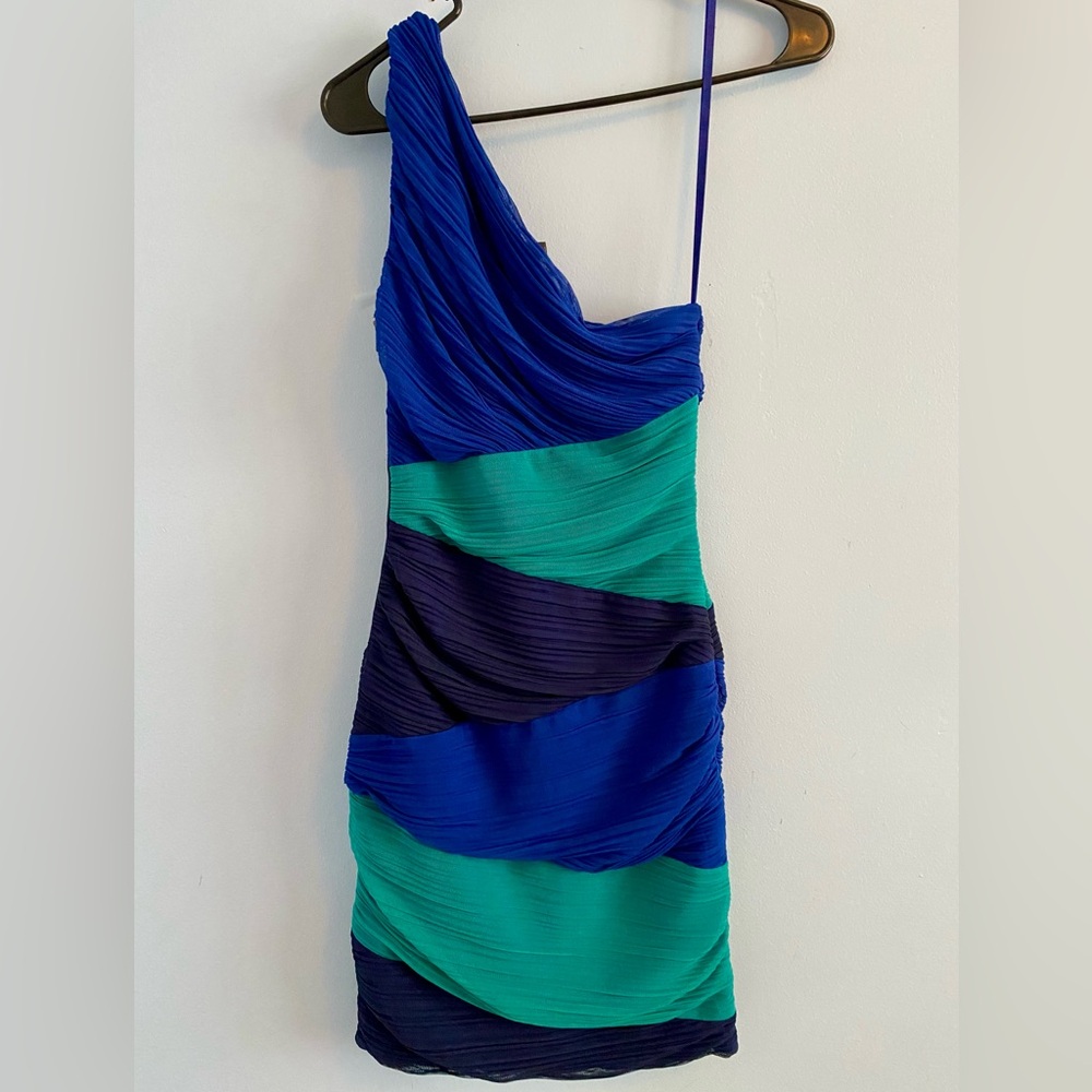 BcbgMaxazria One Shoulder Bodycon Dress Colorblock Blue Mini Dress Size Xsmall - Picture 4 of 7